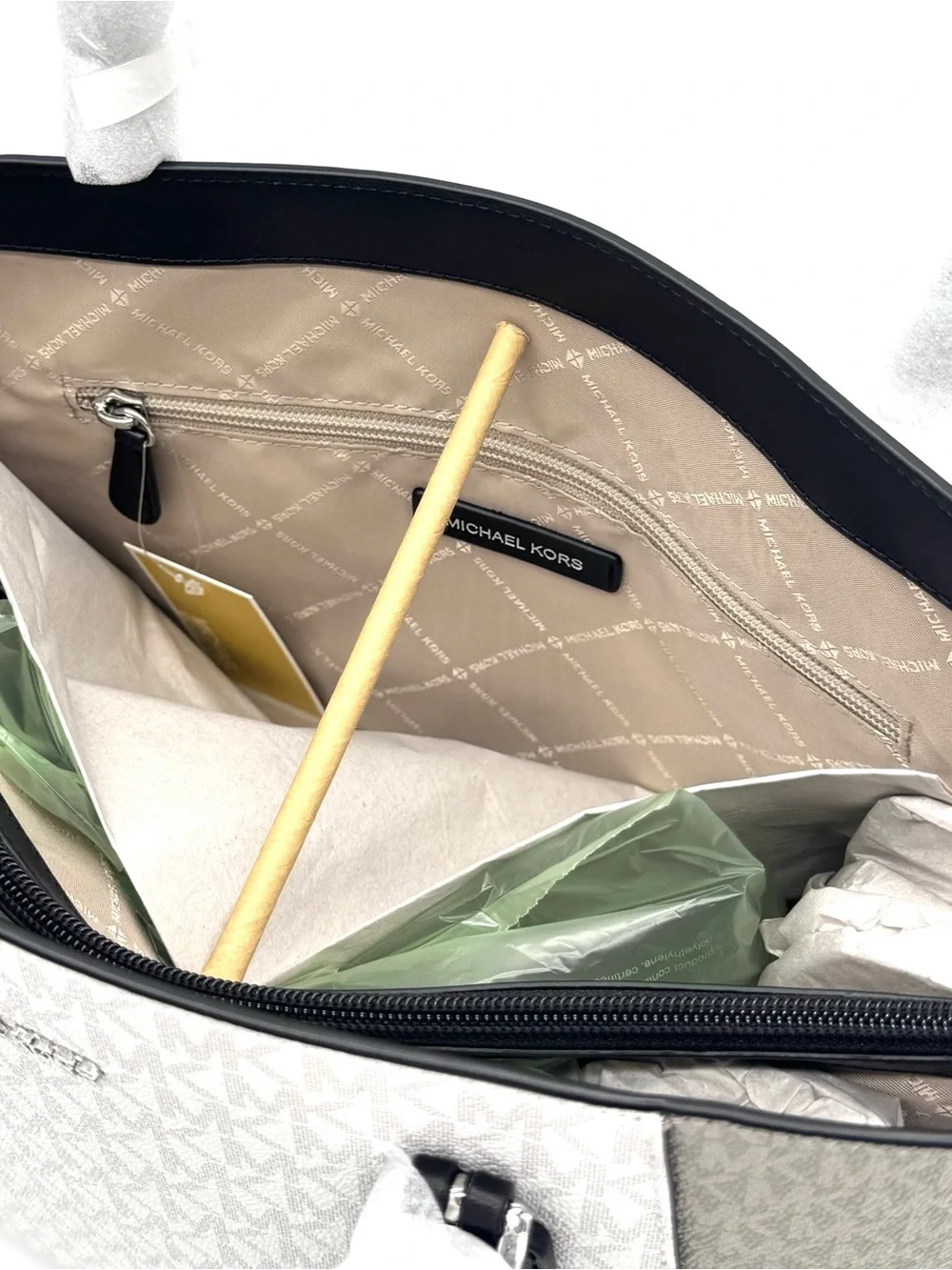 Michael Kors Voyager Large Color - Block Logo Tote Bag w Matching Trifold Wallet